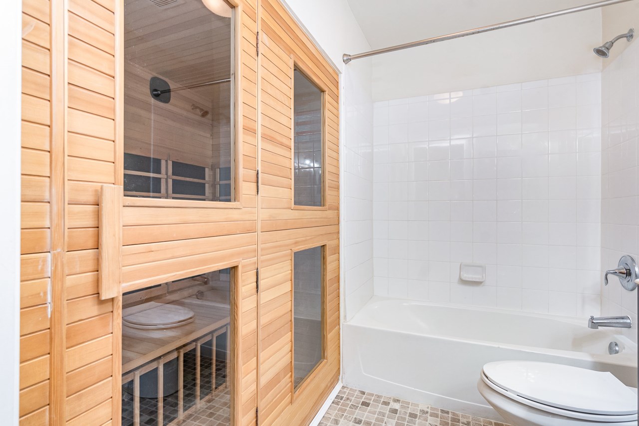 3rd full bath with sauna in lower level