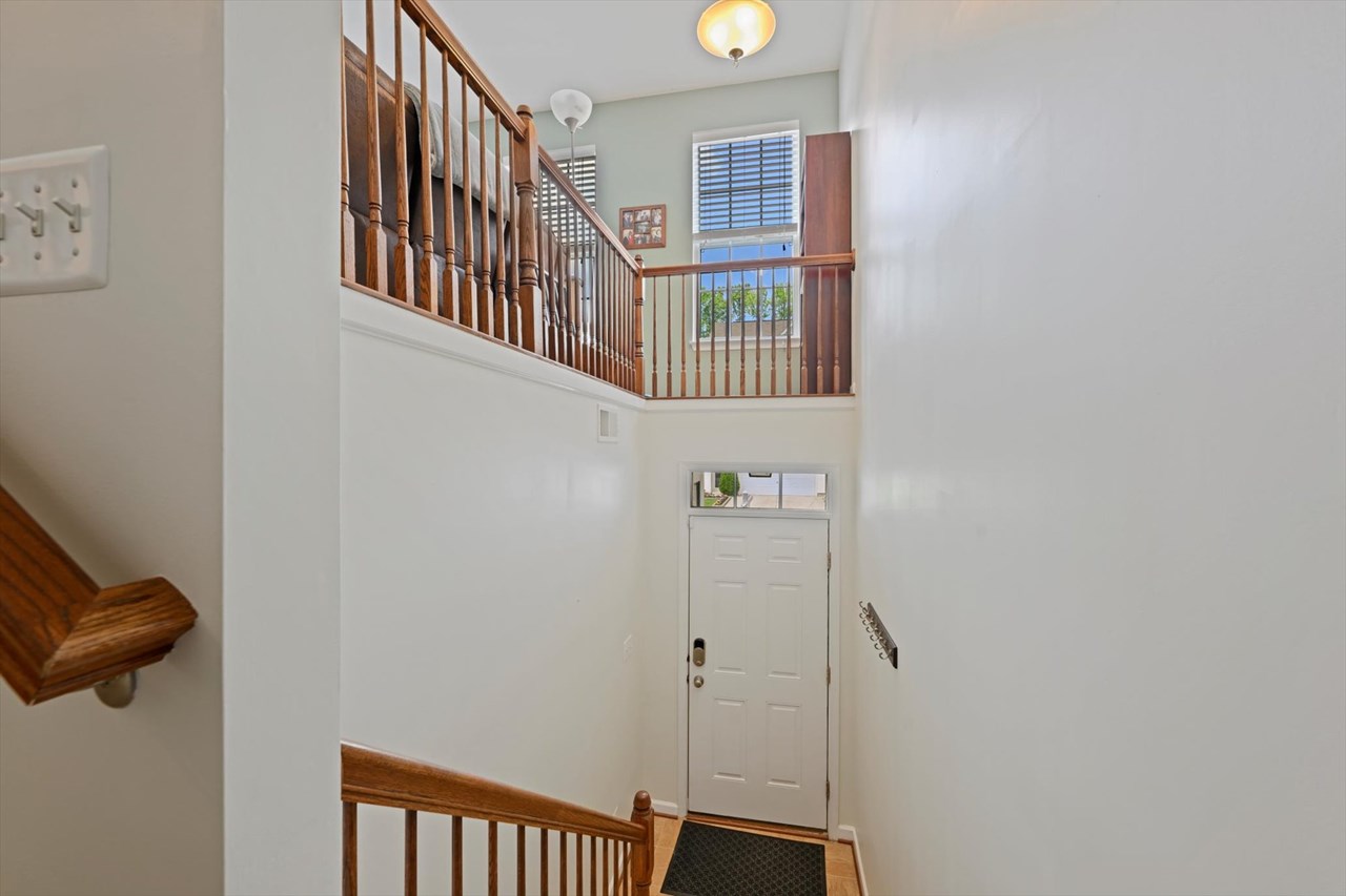 2 story entryway/foyer