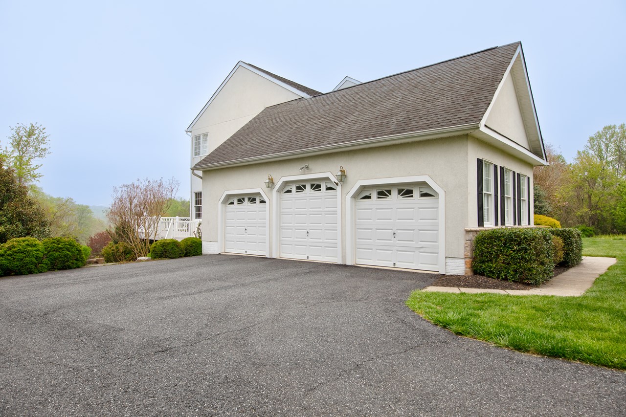 3 car side load garage