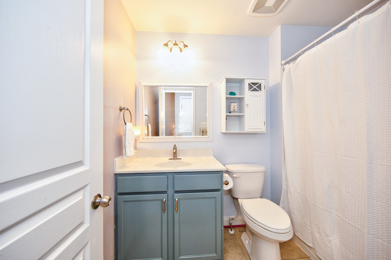 2nd full bath on upper level