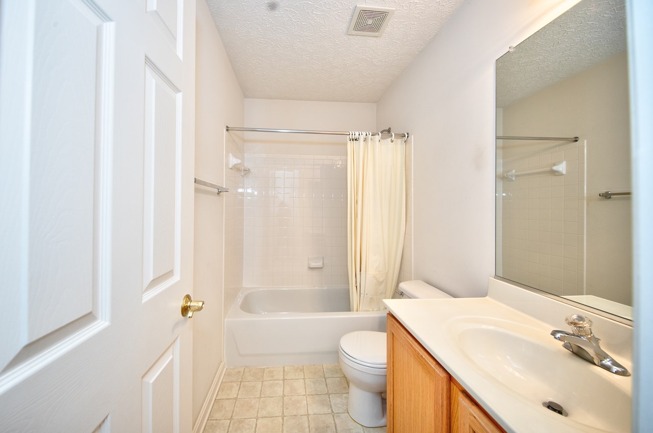 2nd full bath on upper level