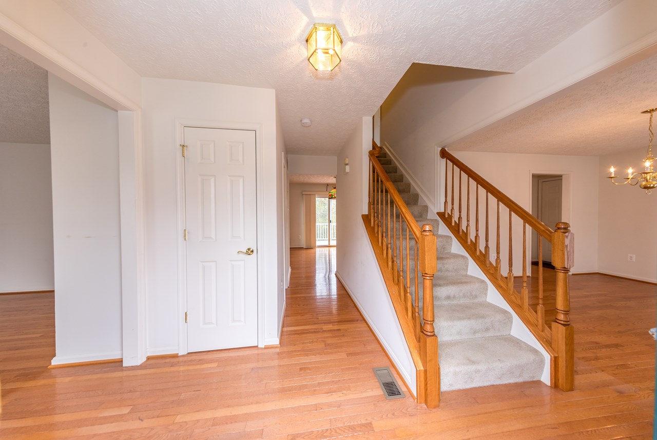 entryway/ foyer