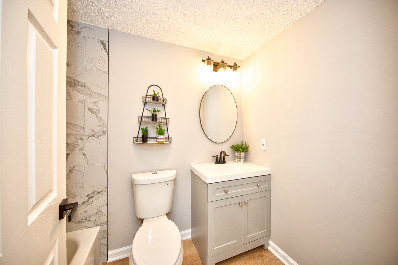 2nd full bath on upper level