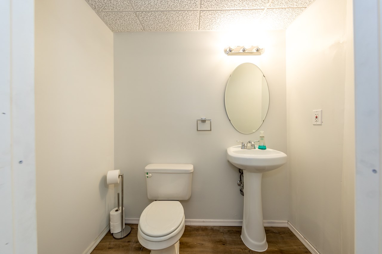 lower level 1/2 bath