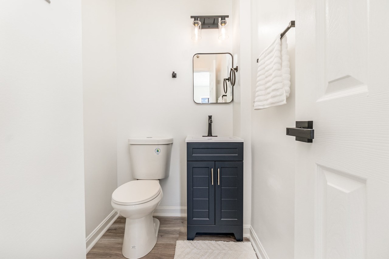 primary bedroom on suite 1/2 bath