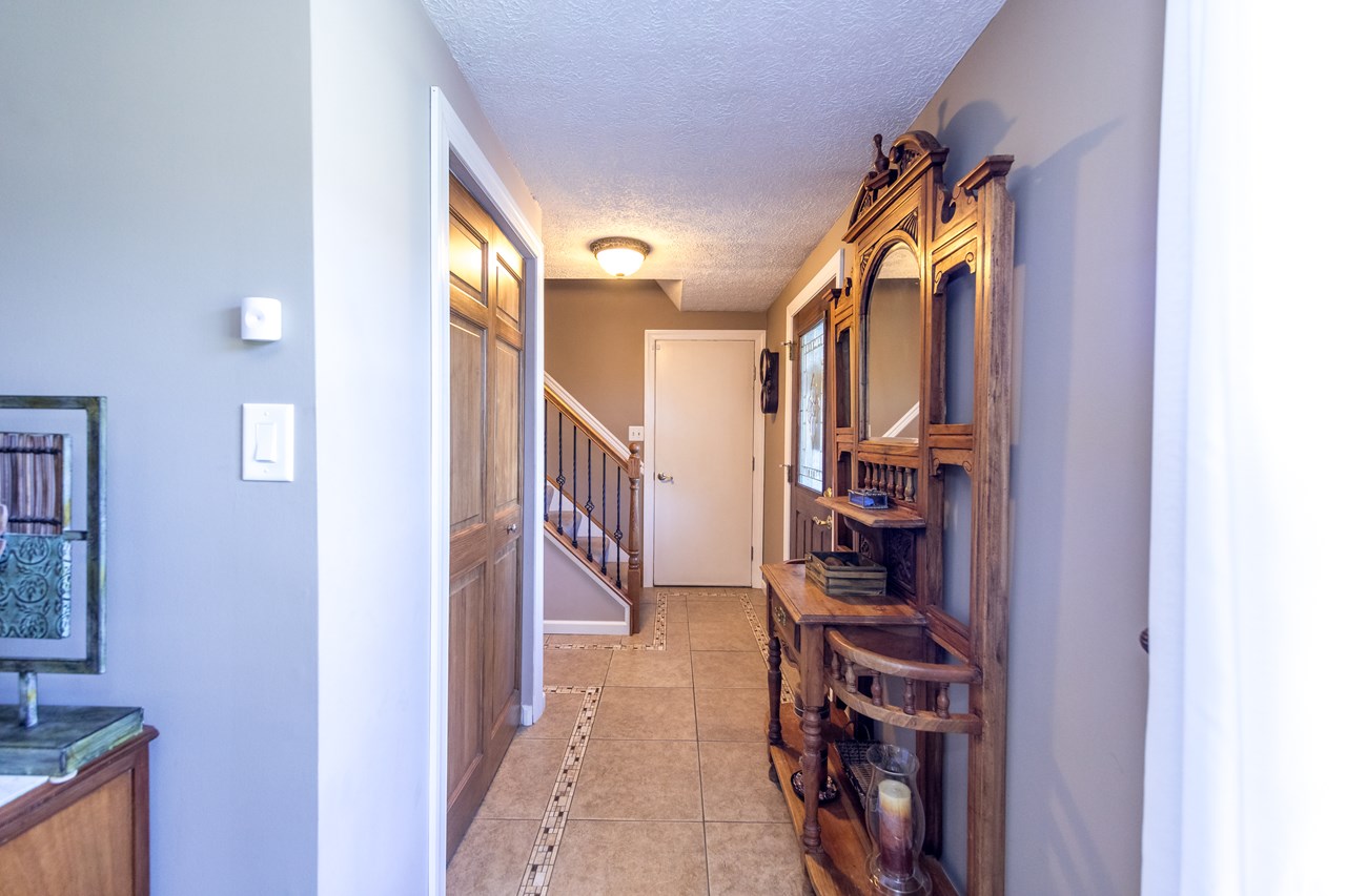 foyer/ entryway