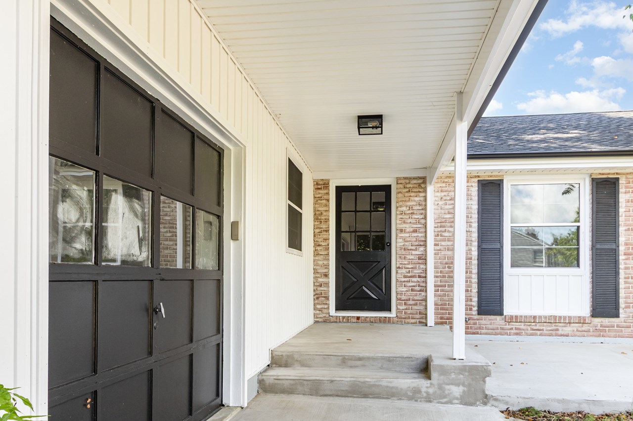 1 car garage & covered front door
