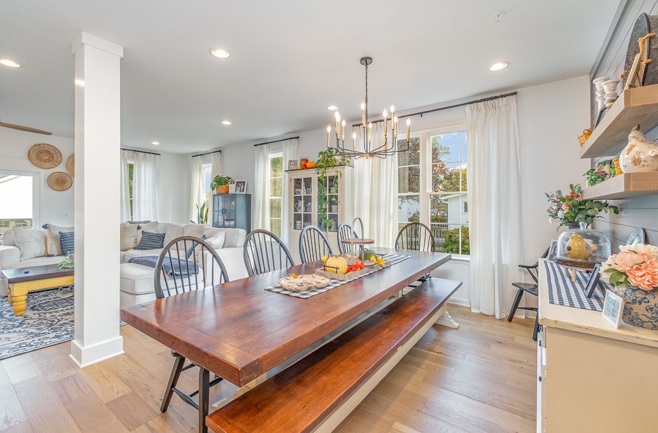 kitchen table space/ dining area