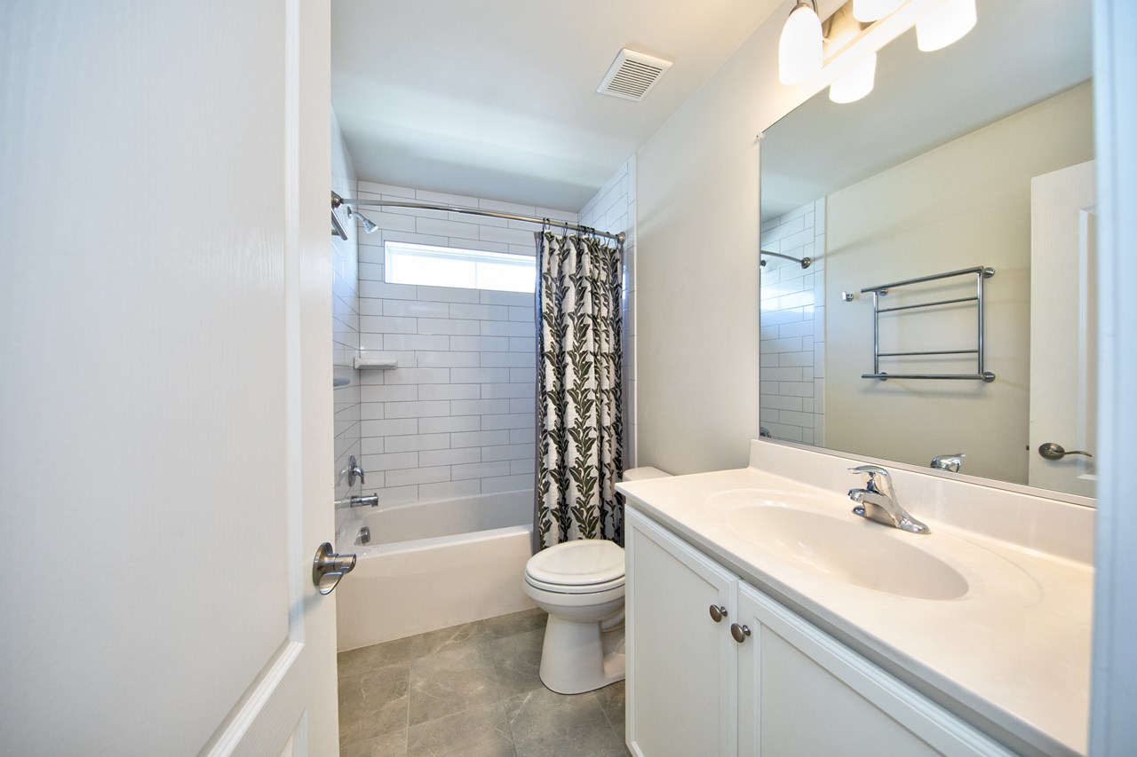 2nd full bath upstairs