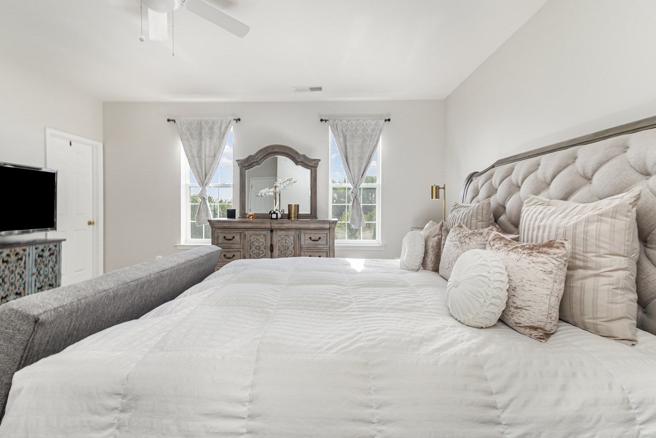 ry bedroom with walk in & additional closets