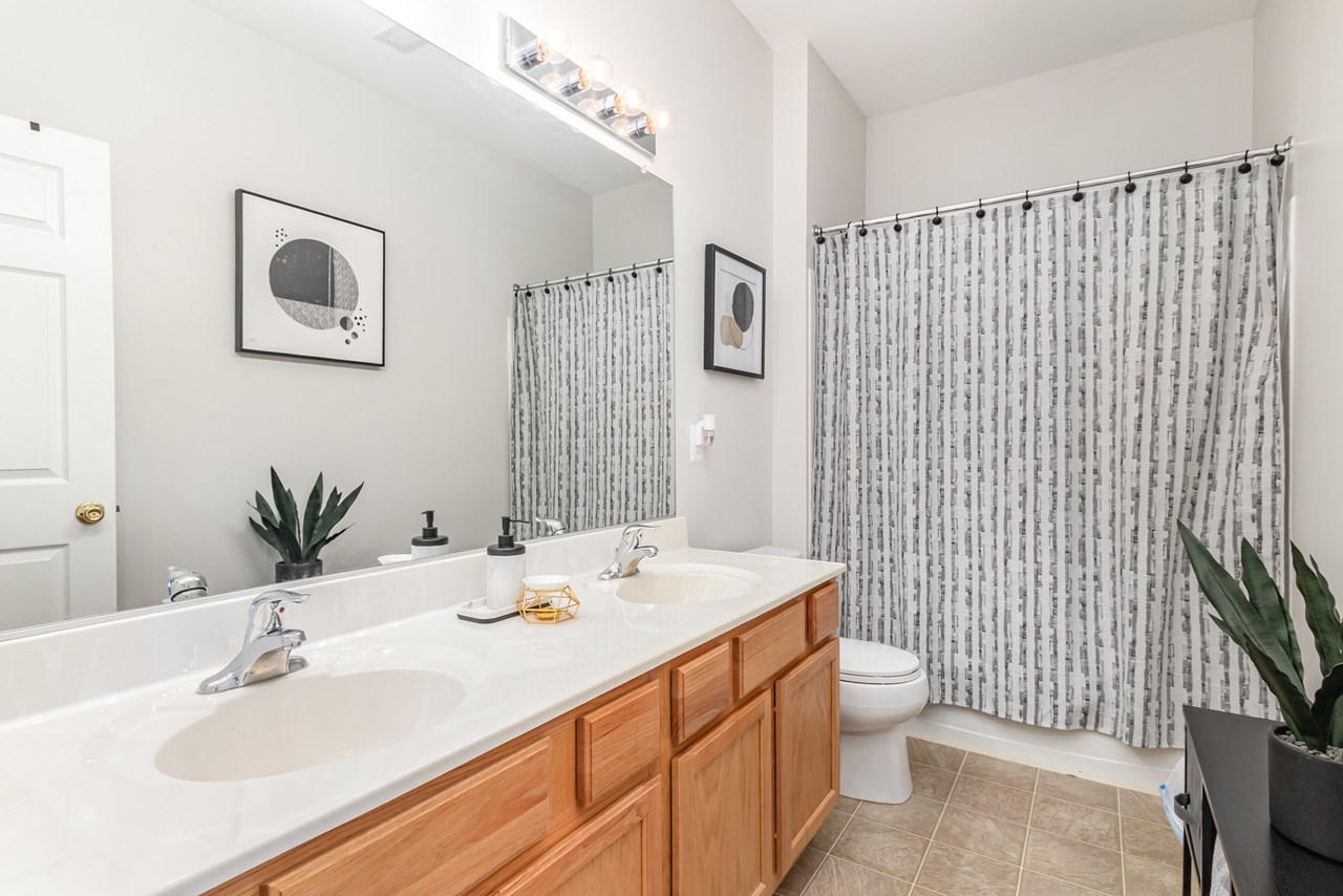 2nd full bathroom on upper level