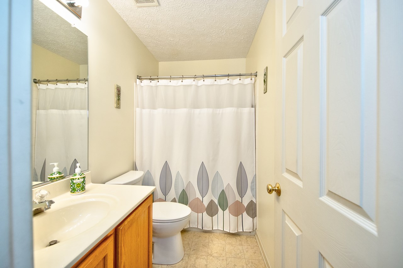 2nd full bath on upper level