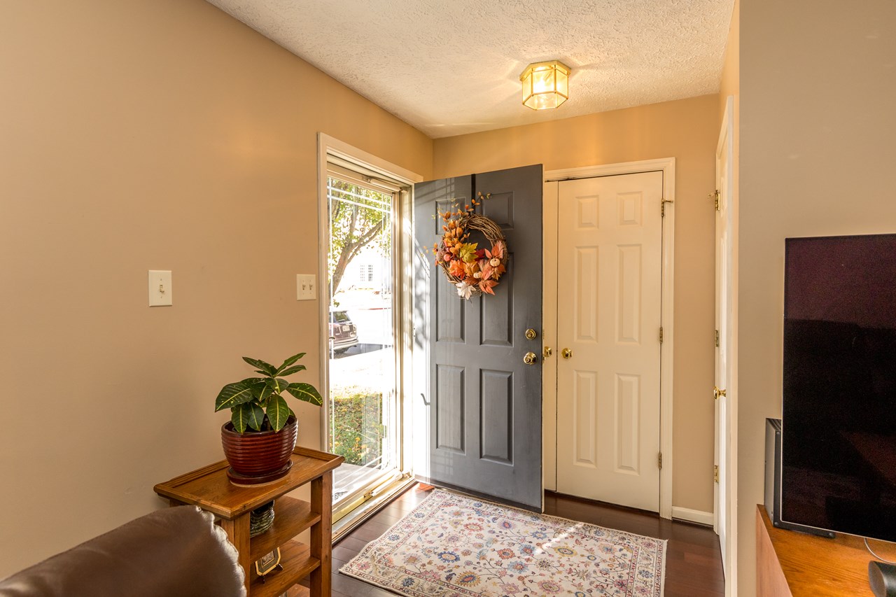 foyer/ entryway