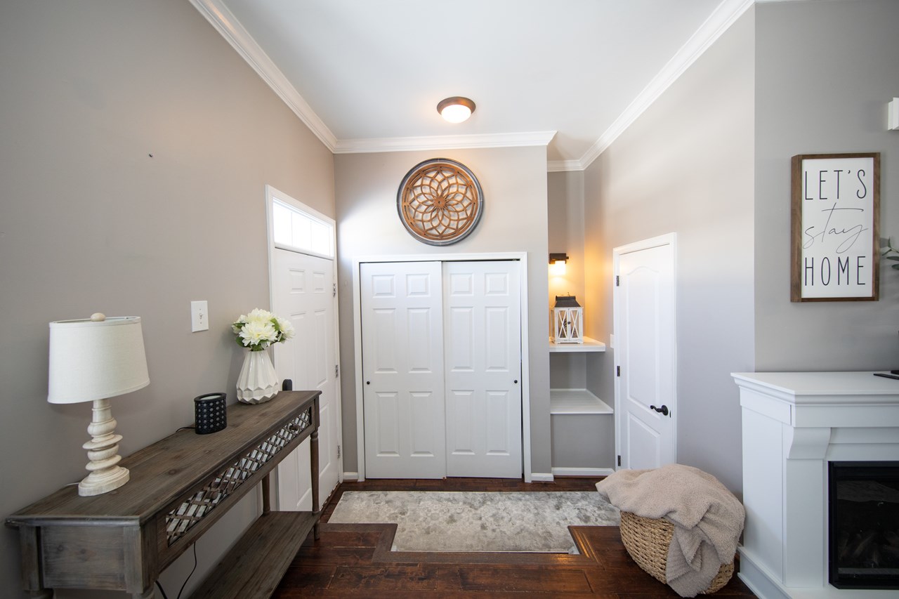 foyer/ entryway