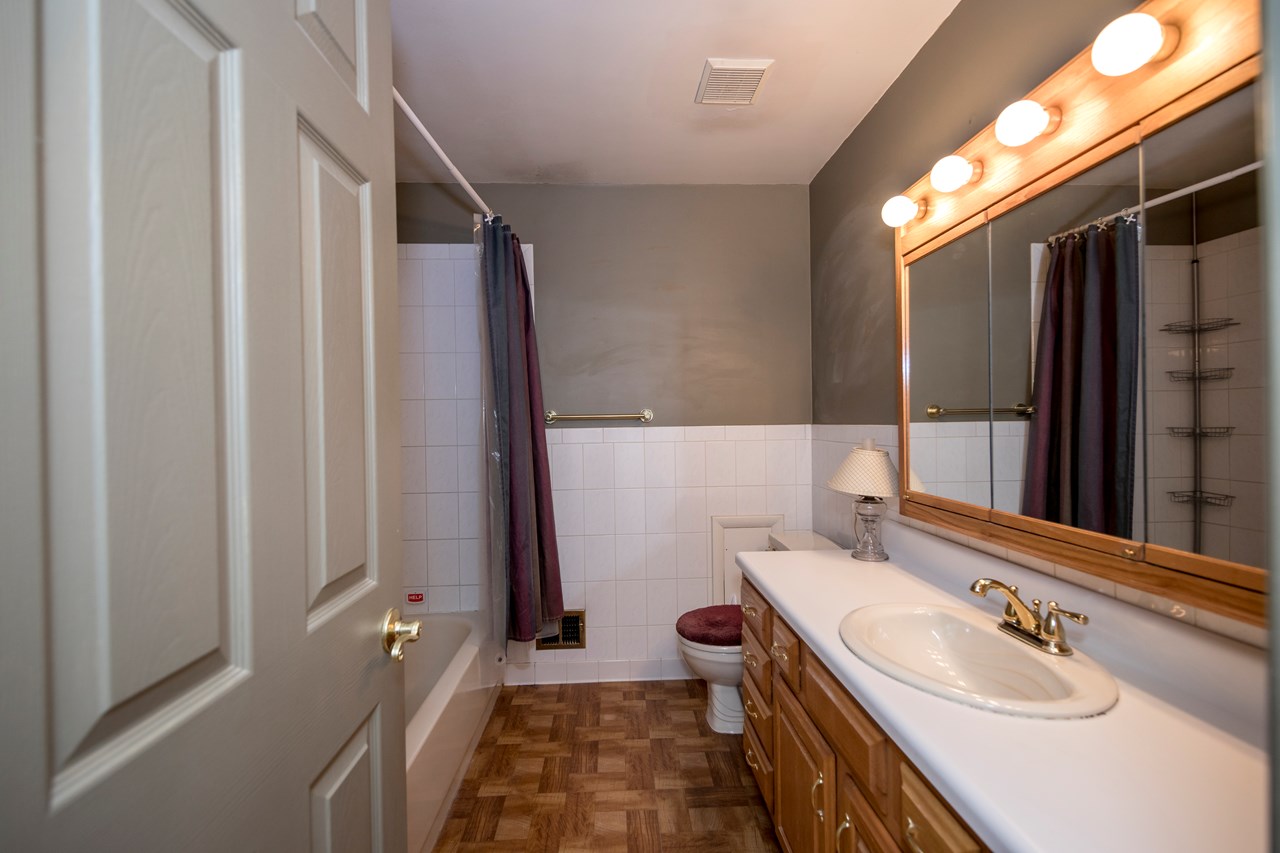 2nd full bathroom on upper level