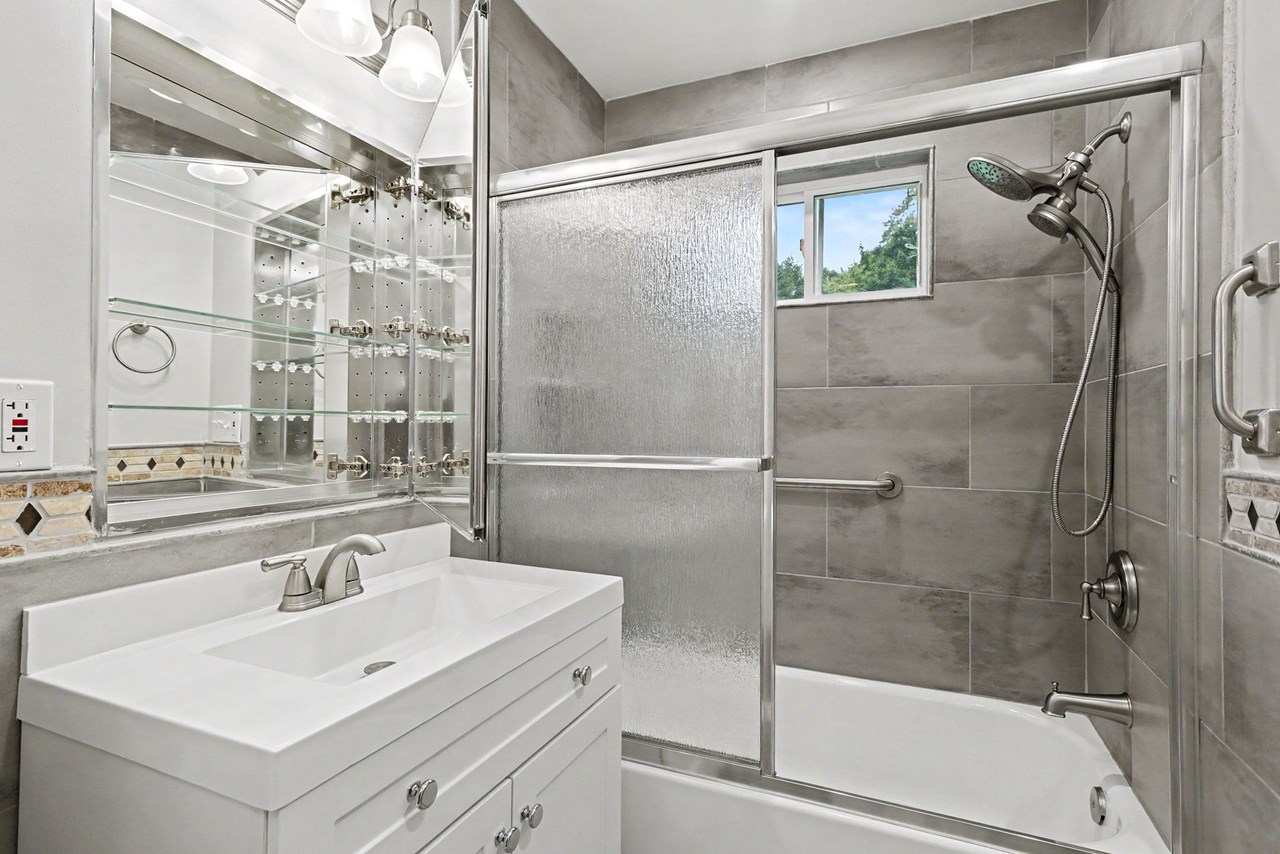 main level fully remodeled bath