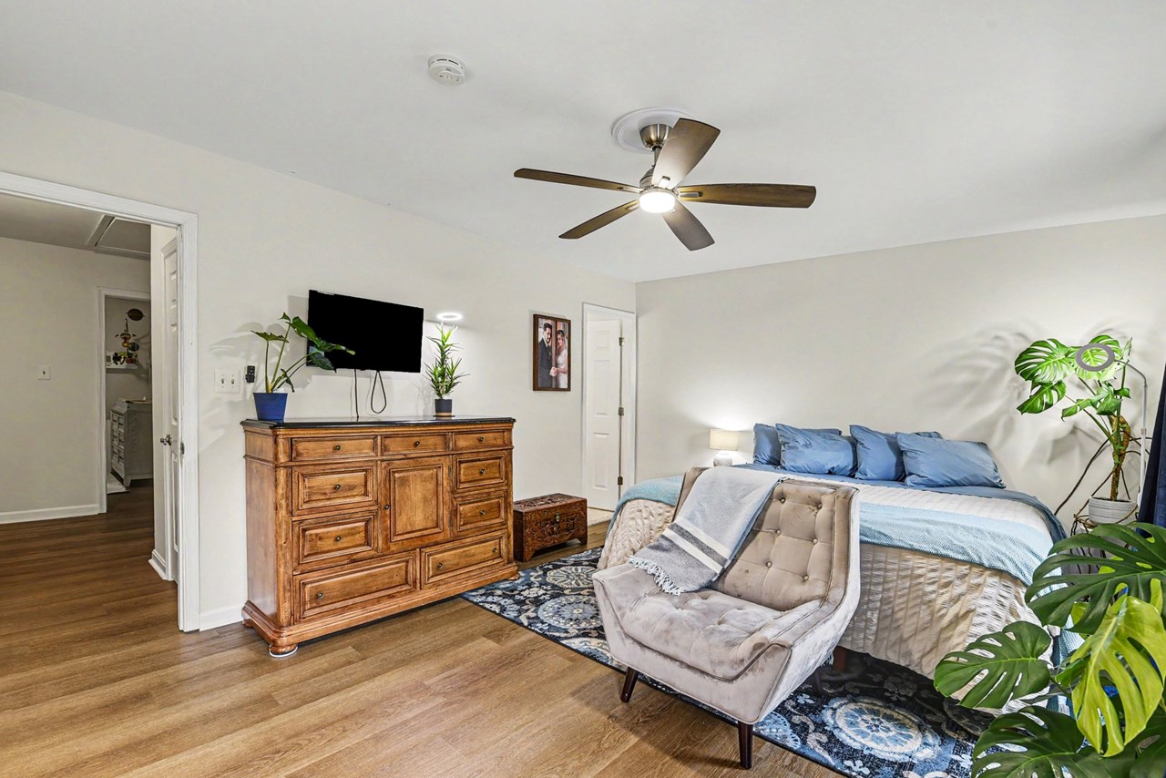 spacious primary bedroom