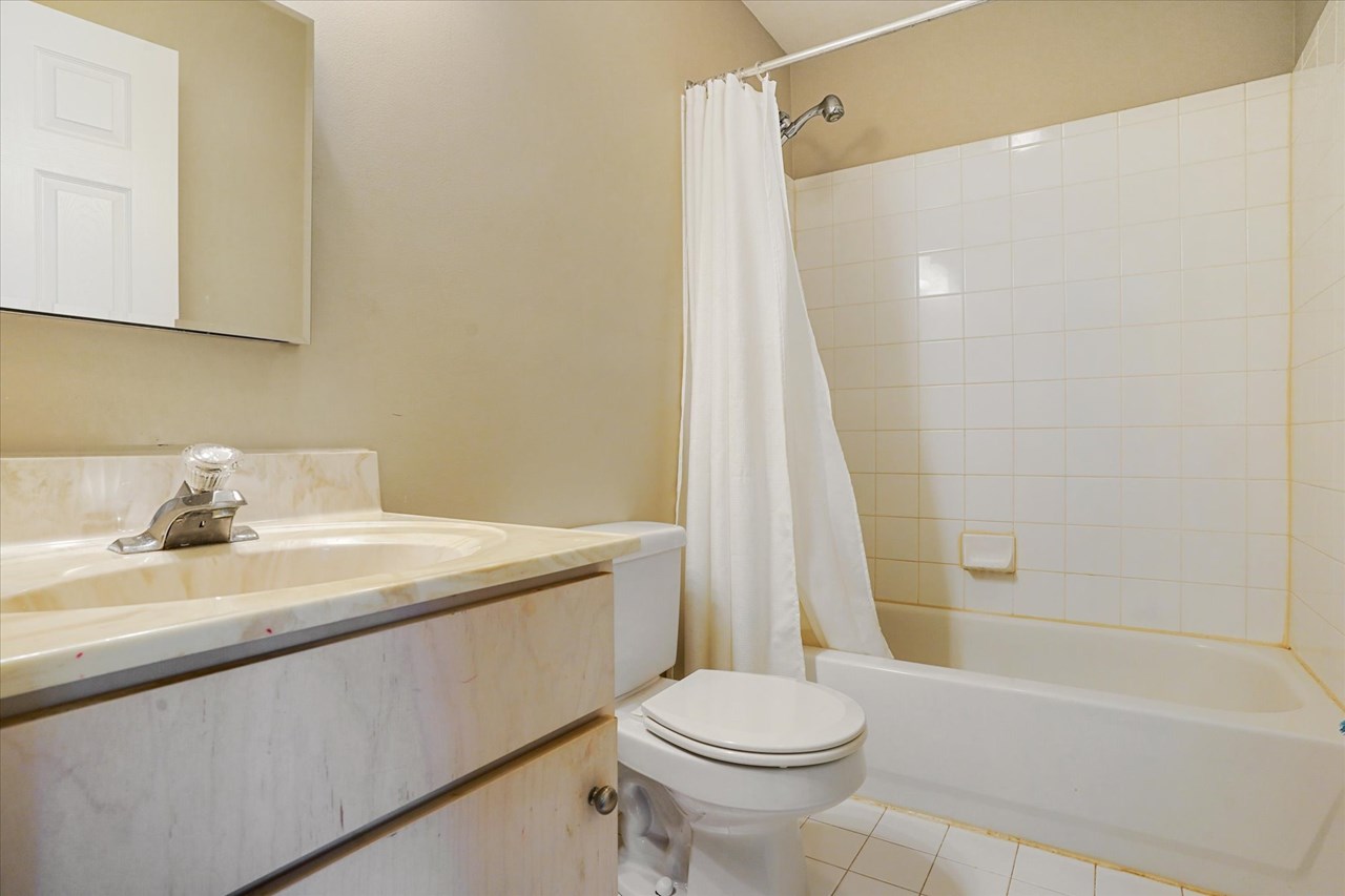 2nd full bath on upper level