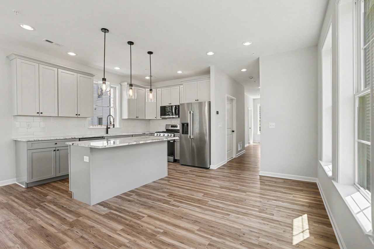 kitchen with island & table space