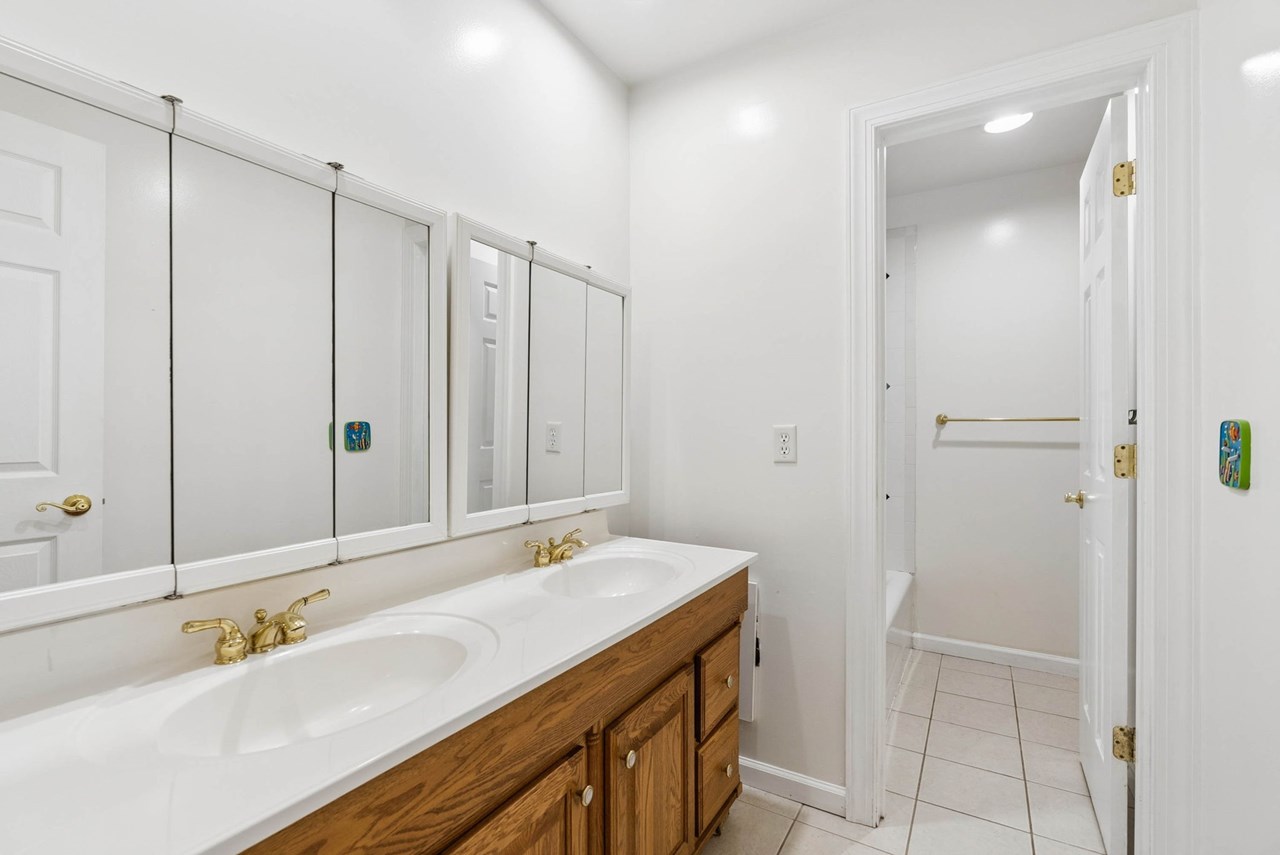 2nd full bathroom on upper level